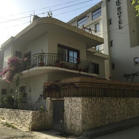 Private Apartment At Guest House Hektor & Aferdita Vlora Kültér fotó