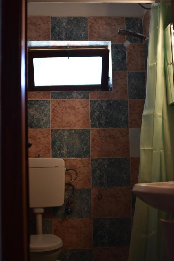Private Apartment At Guest House Hektor & Aferdita Vlora Kültér fotó